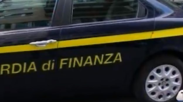 Milano, investimenti immobiliari inesistenti: arrestato truffatore di Pesaro