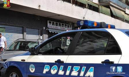 Roma, rapina donna in parcheggio supermercato a Tor Bella Monaca: arrestato