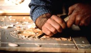Commercio: in via di estinzione le botteghe degli artigiani
