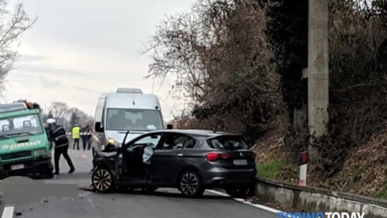 Villareggia (Torino), grave incidente sul lavoro: un automobilista travolge e uccide due operai