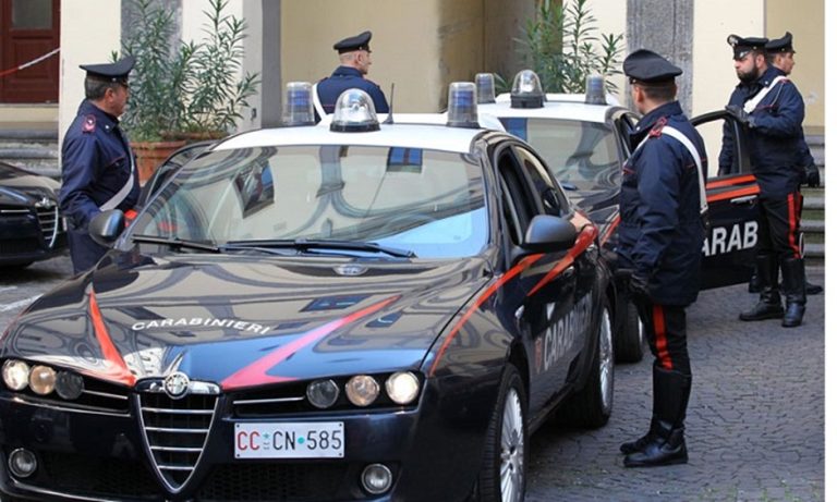 Caserta, vasta operazione antidroga dei carabinieri: 11 persone in carcere