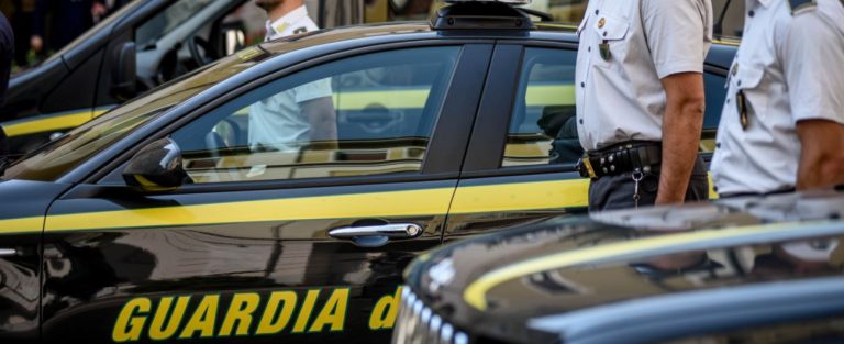 Permessi agli ambulanti romani, blitz di Gdf e Polizia di Roma Capitale negli uffici comunali. 16 indagati e sequestro di 250mila euro