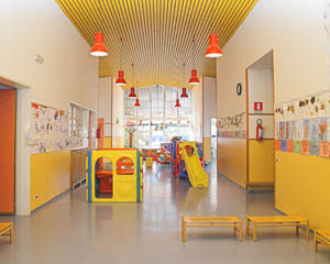 Caltanissetta, arrestata per maltrattamenti un’insegnante della scuola d’infanzia “Gianni Rodari”