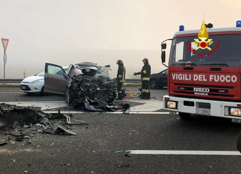 Maxi tamponamento sull’autostrada A31 per la nebbia: un morto e un ferito