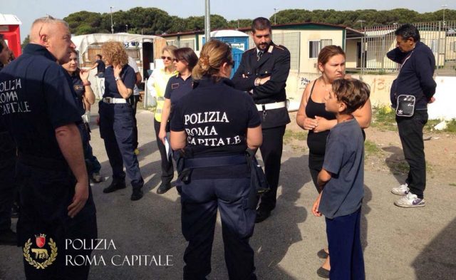 I Vigili non vogliono più presidiare i campi nomadi, troppe aggressioni e minacce