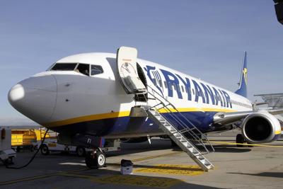 Ryan Air, un buco da 20 mln la divide in quattro