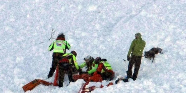 Val Mesolcina (Svizzera), incidente sulla neve: muore 17enne, ferito gravemente il padre
