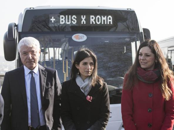 La Raggi ‘benedice’ i nuovi 38 bus entrati in servizio