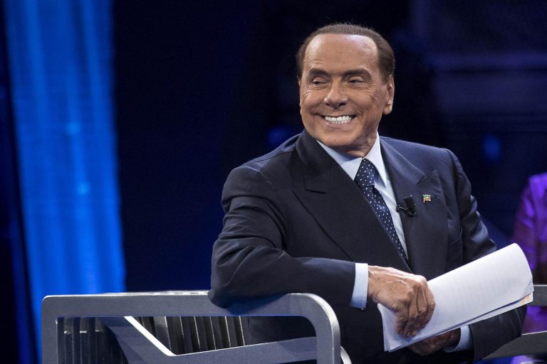 Milano, Silvio Berlusconi operato al San Raffaele per un’ernia inguinale