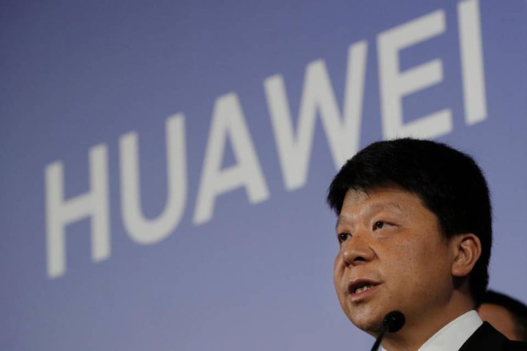 Cina, Huawei fa causa all’amministrazione Trump