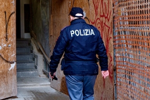 Milano, arrestato un falso medico per abusi sessuali su ragazze minorenni