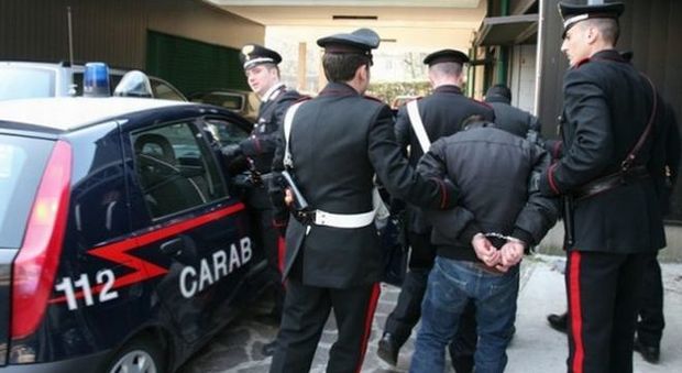 Roma, Porta Portese: arrestato ladro amante di oggetti vintage e da collezione
