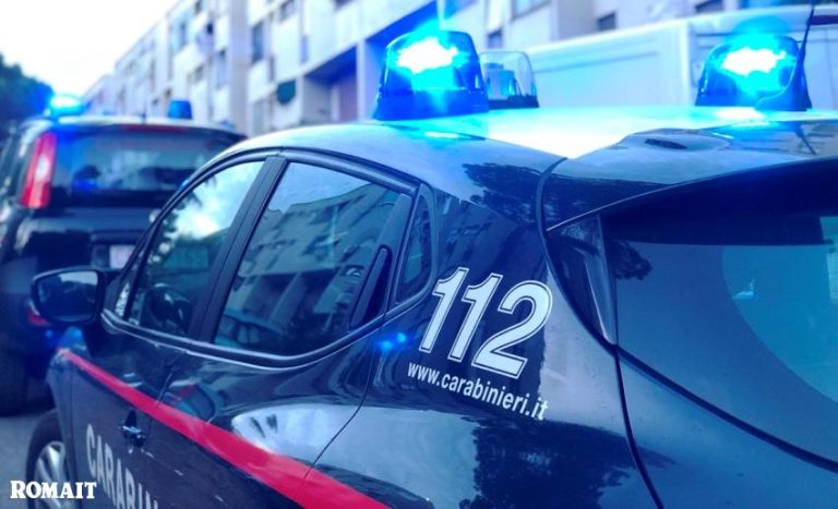 54enne minaccia di uccidere moglie e figli, arrestato