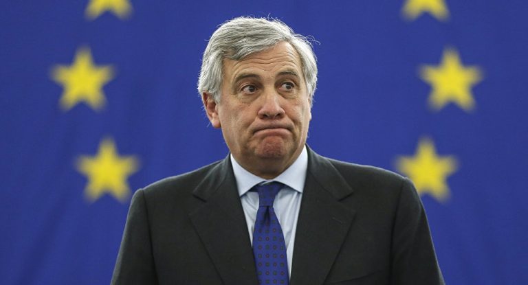 Esecutivo, parla Antonio Tajani (Forza Italia): “Ora non è il momento di polemiche all’interno della maggioranza. Lo dico anche al Pd che oggi è più preoccupato a fare la guerra a Salvini che a lavorare”