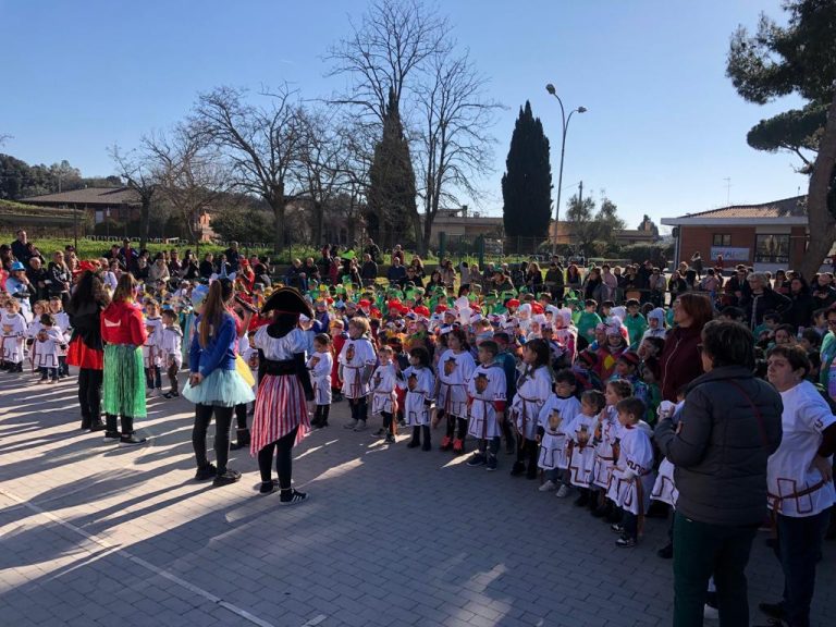 Giovedì Grasso: una grande festa in maschera nel cortile dell’Istituto Comprensivo Giovanni Cena