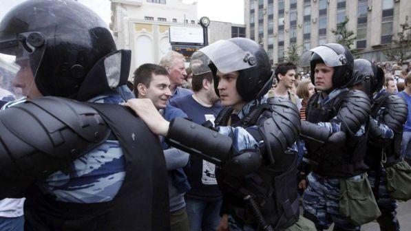 Mosca, manifestazione per internet libero: fermate 29 persone