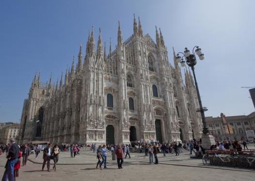 Milano, falso allarme bomba in piazza Duomo