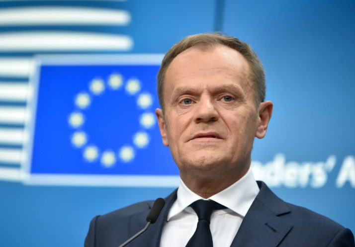 Brexit, Il presidente del Consiglio europeo Tusk chiede collaborazione e comprensione ai 27 aderenti sulle difficoltà del governo inglese
