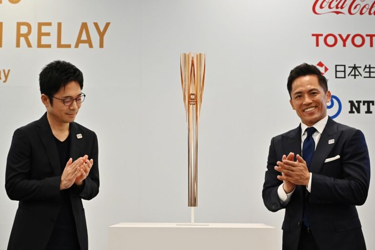 Tokyo, presentata torcia olimpica per i giochi del 2020