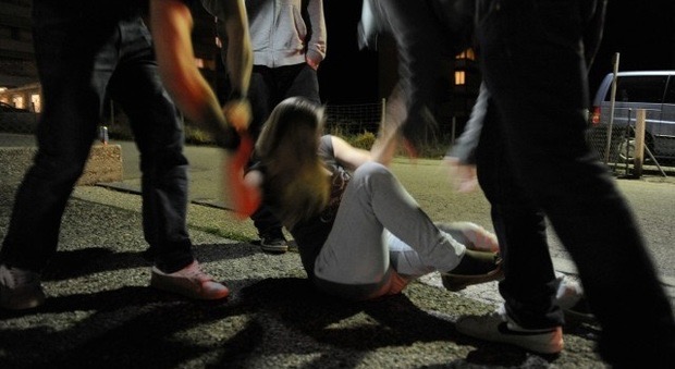 Catania, stupro di gruppo nei confronti di una 19enne americana: fermati tre giovani