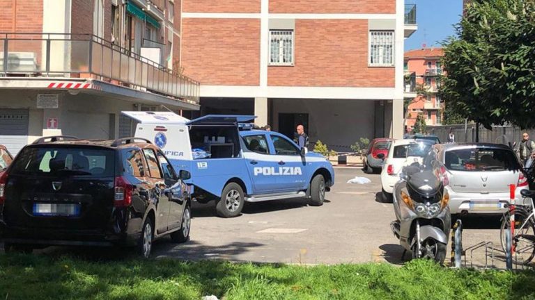 Bologna, ci sono ancora dubbi sulla morte dei due ragazzi caduti dall’8° piano