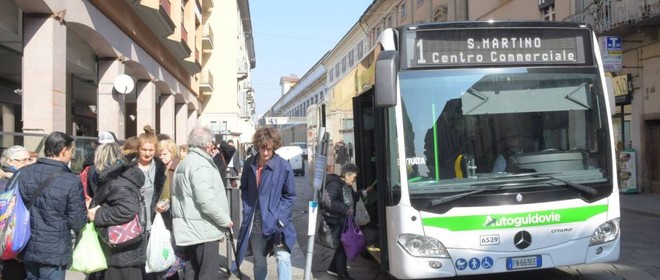 Pavia, studentessa aggredita e rapinata da un ladro su un autobus