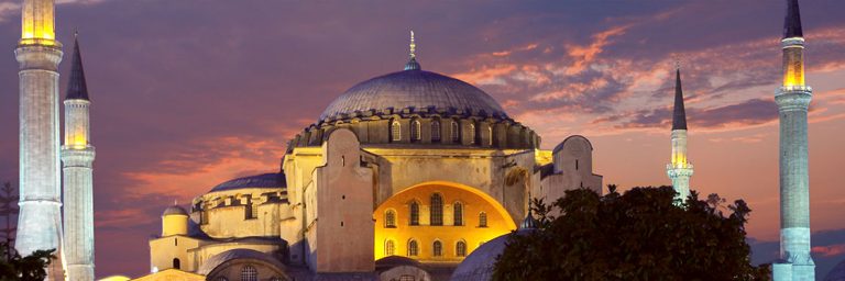 Turchia, la svolta di Erdogan: “Santa Sofia diventerà una moschea”