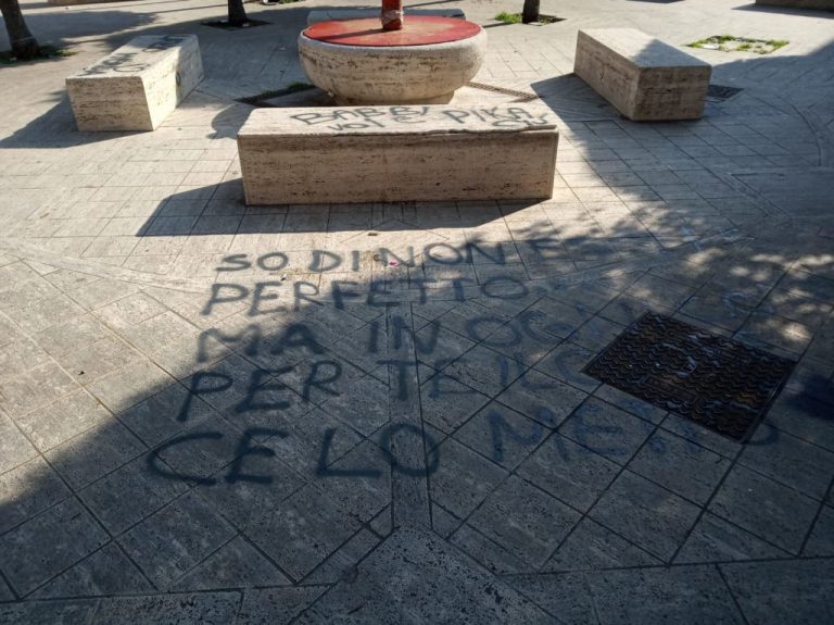 Vandalizzata piazza Gramsci alla Casaccia