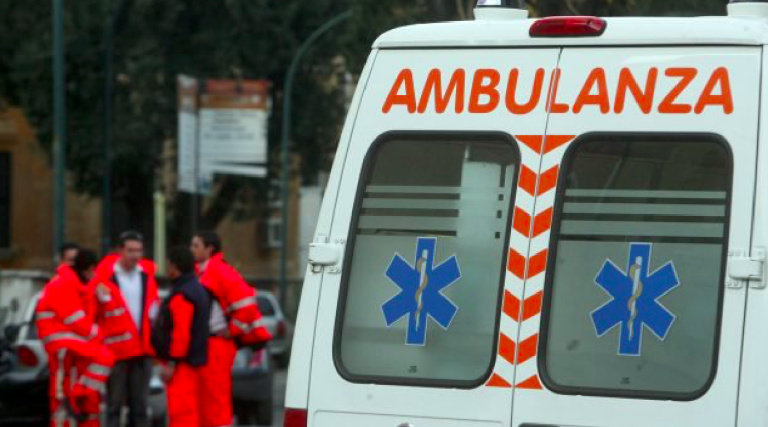 Varese, si getta dal 7° piano: muore una 13enne, indaga la polizia