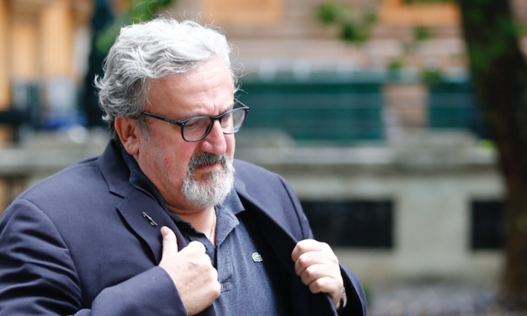 Bari, la Procura ha indagato il governatore Michele Emiliano per abuso d’ufficio e induzione indebita