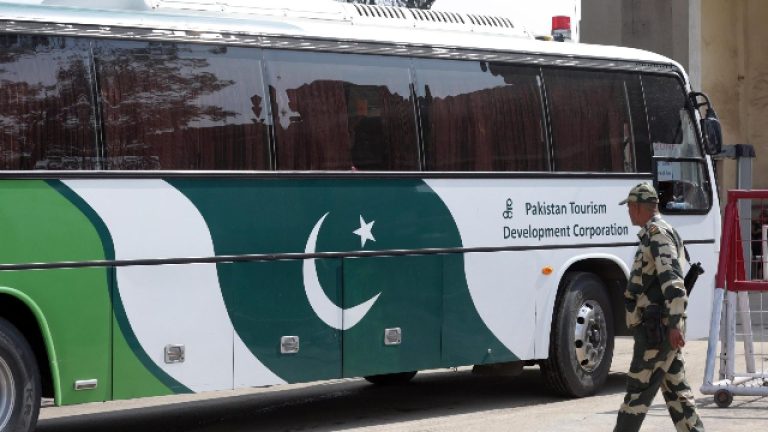 Pakistan, uomini armati hanno assaltato un bus: uccise 14 persone