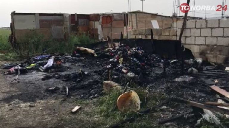 Borgo Mezzanone (Foggia), incendio nella baraccopoli: morto un immigrato