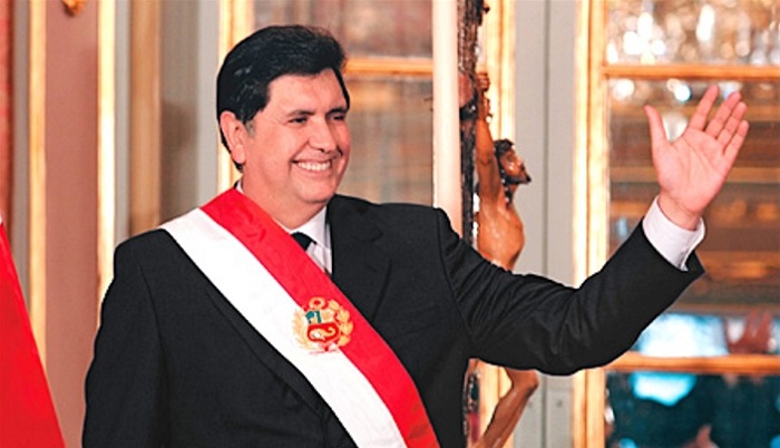Perù, per evitare l’arresto l’ex presidente Alan Garcia si suicida con un colpo alla testa