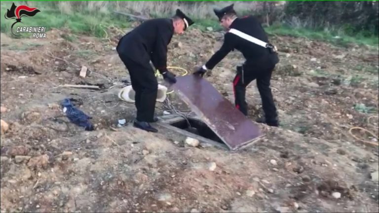 In un bunker in giardino coltivava marijuana e la essiccava in mansarda