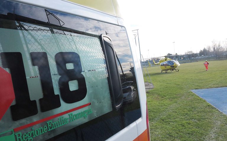 Riccione, dopo il salto con l’asta e cade fuori il materasso: ricoverato all’ospedale Bufalini di Cesena