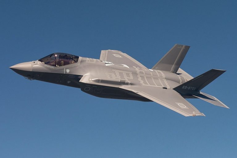 Giappone, ritrovati i resti di un caccia F-35 precipitato nell’Oceano Pacifico