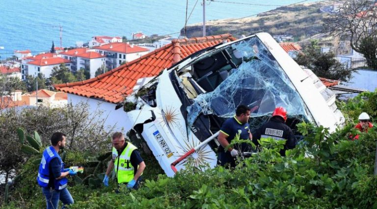 Portogallo: drammatico incidente stradale di un autobus: morti 29 turisti tedeschi a Madeira