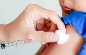 Vaccini, obbligatorio solo quello per il morbillo