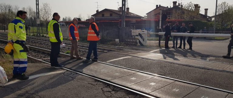Arcore (Monza), un uomo è stato travolto e ucciso tra un treno