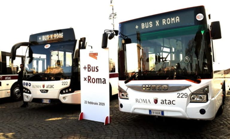 Atac, in servizio a Roma i primi nuovi 38 bus a noleggio. Al debutto anche i nuovi autisti