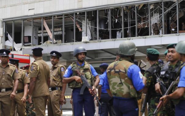 Sri Lanka, rinvenuti 15 cadaveri in un raid legato agli attentati di Pasqua