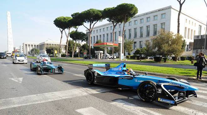 Formula E, chiuso tratto di via Cristoforo Colombo