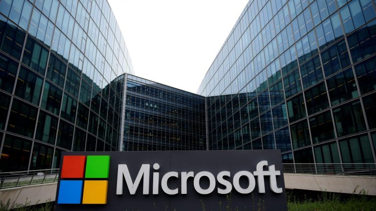 L’accusa del Financial Times: “Microsoft avrebbe collaborato con i militari cinesi per accrescere la sorveglianza e la censura sul web”