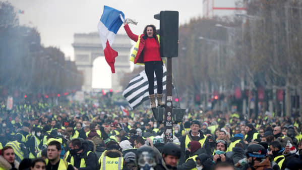 Francia, 24a mobilitazione dei gilet gialli a Parigi e Strasburgo