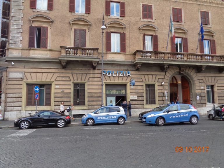Polizia di Stato, Roma-Borgo: Italiana denunciata, passeggiava con in tasca una pistola “softair” ed un punteruolo 