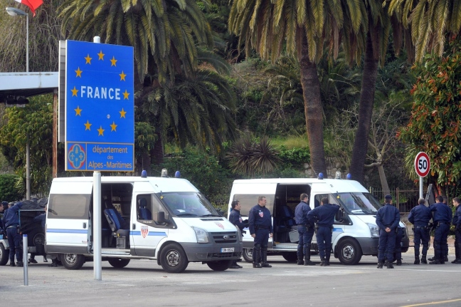 La Francia vuole chiudere la frontiera con l’Italia per evitare l’arrivo di terroristi dalla Libia