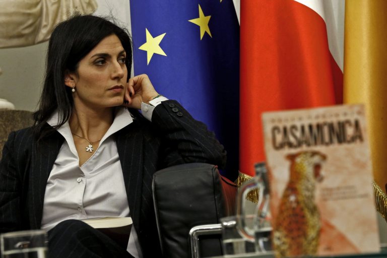 La Sindaca Raggi: “Siamo sotto attacco, sfido gli interessi dei mafiosi”