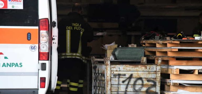 Sulbiate (Monza), operai morto schiacciato da una lamiera