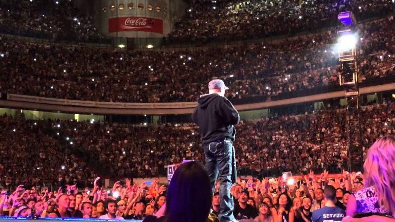 Musica, Vasco Rossi per i sei concerti allo stadio San Siro ha già venduto 330mila biglietti