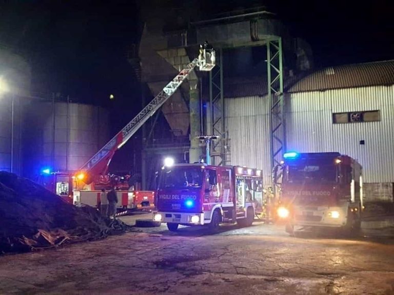 Bertolino di Partinico (Palermo), incendio in una distilleria: feriti tre operai